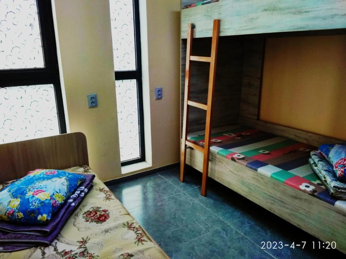 Tastaq Hostel อัลมาตี ภายนอก รูปภาพ
