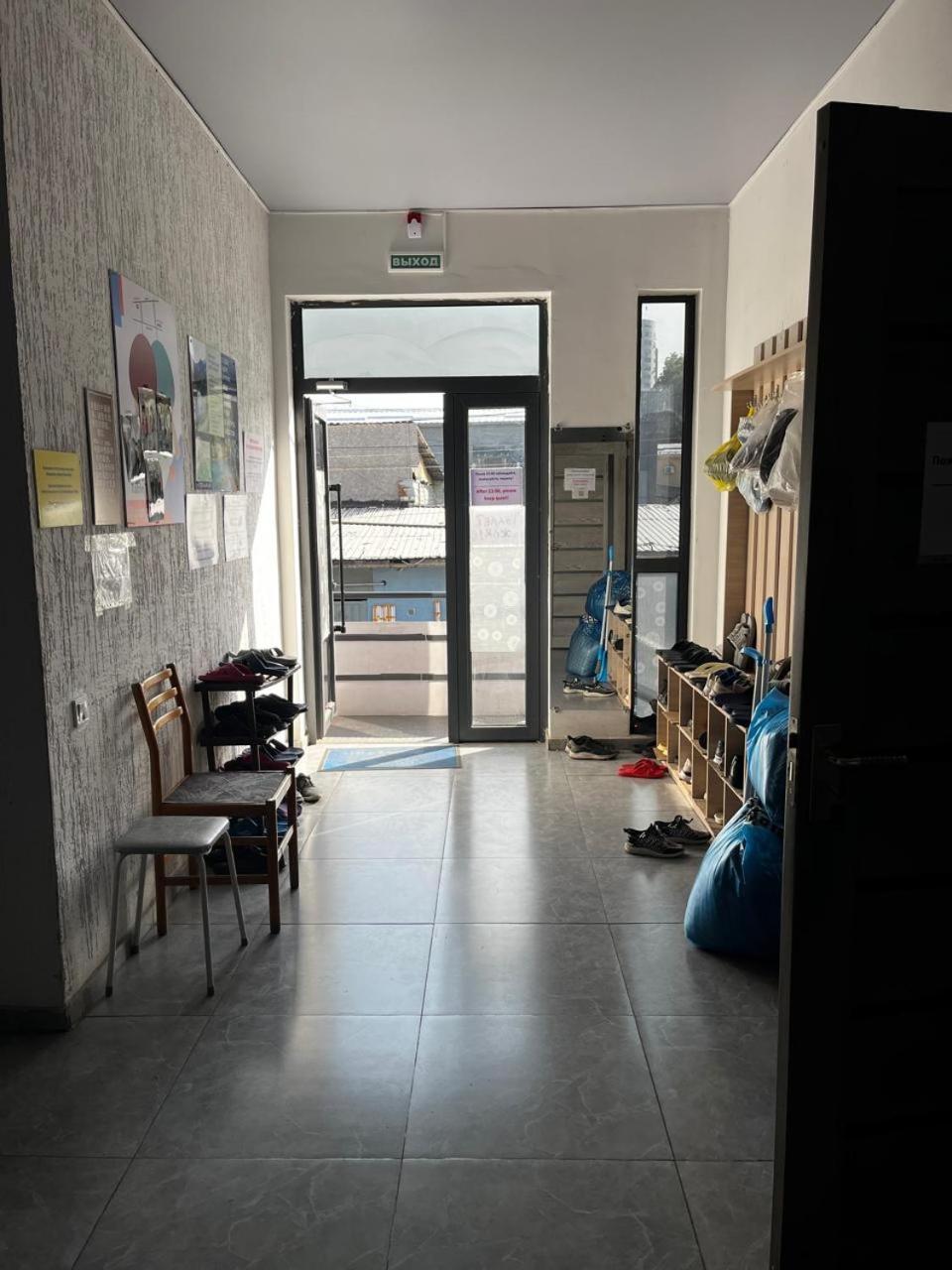 Tastaq Hostel อัลมาตี ภายนอก รูปภาพ